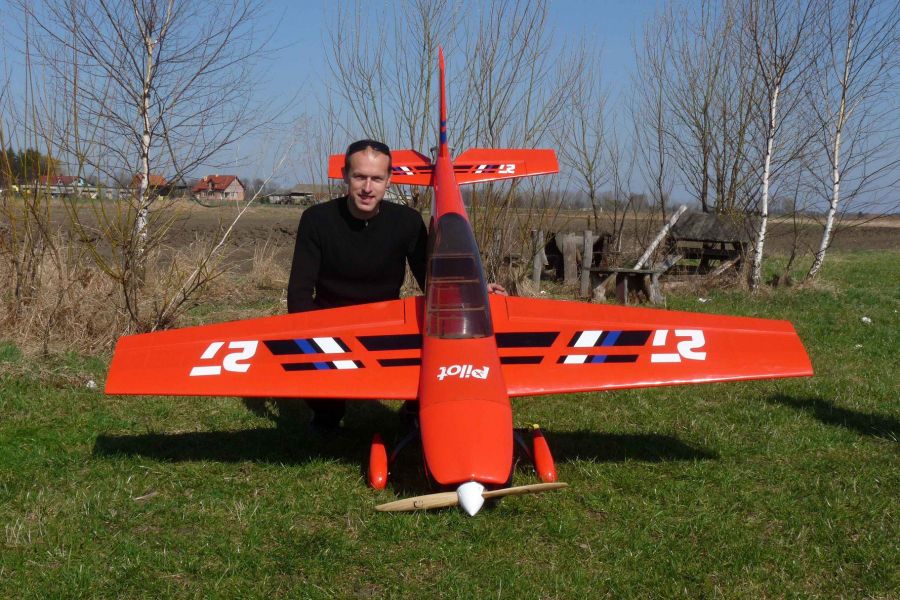 extra 300